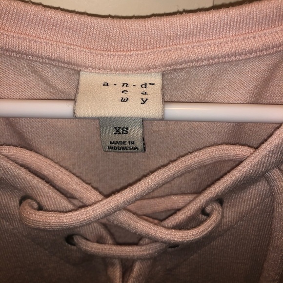 Light pink long sleeve - Picture 2 of 3